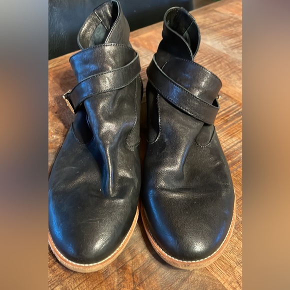 House of Harlow 1960 black leather booties - Picture 2 of 3